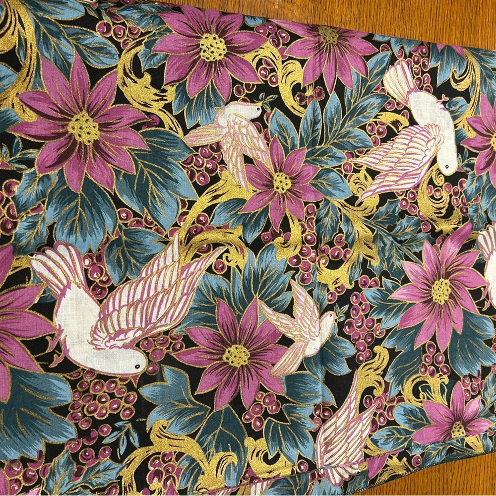 Floral and Bird Patterned Tablecloth - Picture 2 of 6